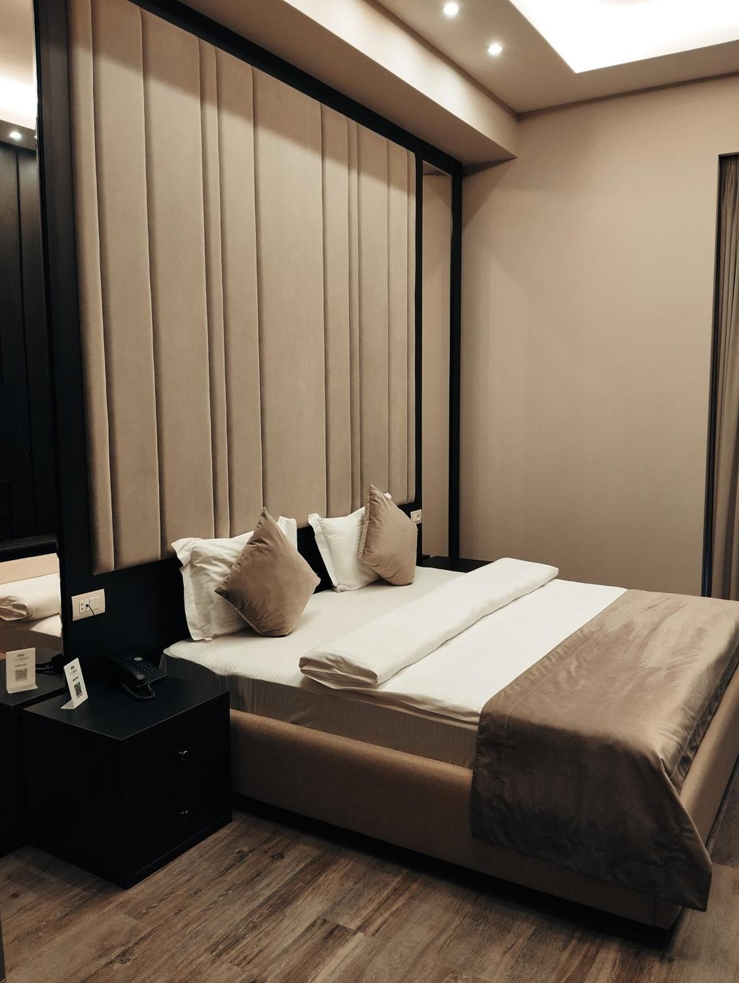Soho Hotel City Centre 耶烈万 外观 照片